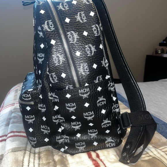 MCM Stark Backpack (M) - Picture 4 of 10
